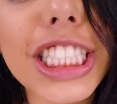 Джина Валентина принимает и анально уничтожается